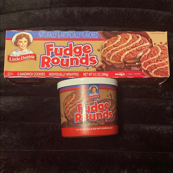 Fudge Rounds Candle - Brown - Picture 4 of 5